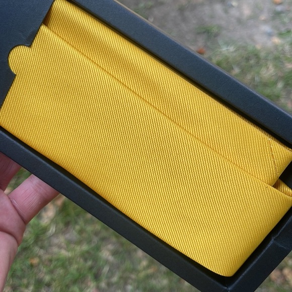 Gusleson High Quality Solid Gold Formal Necktie for Men - Picture 7 of 8